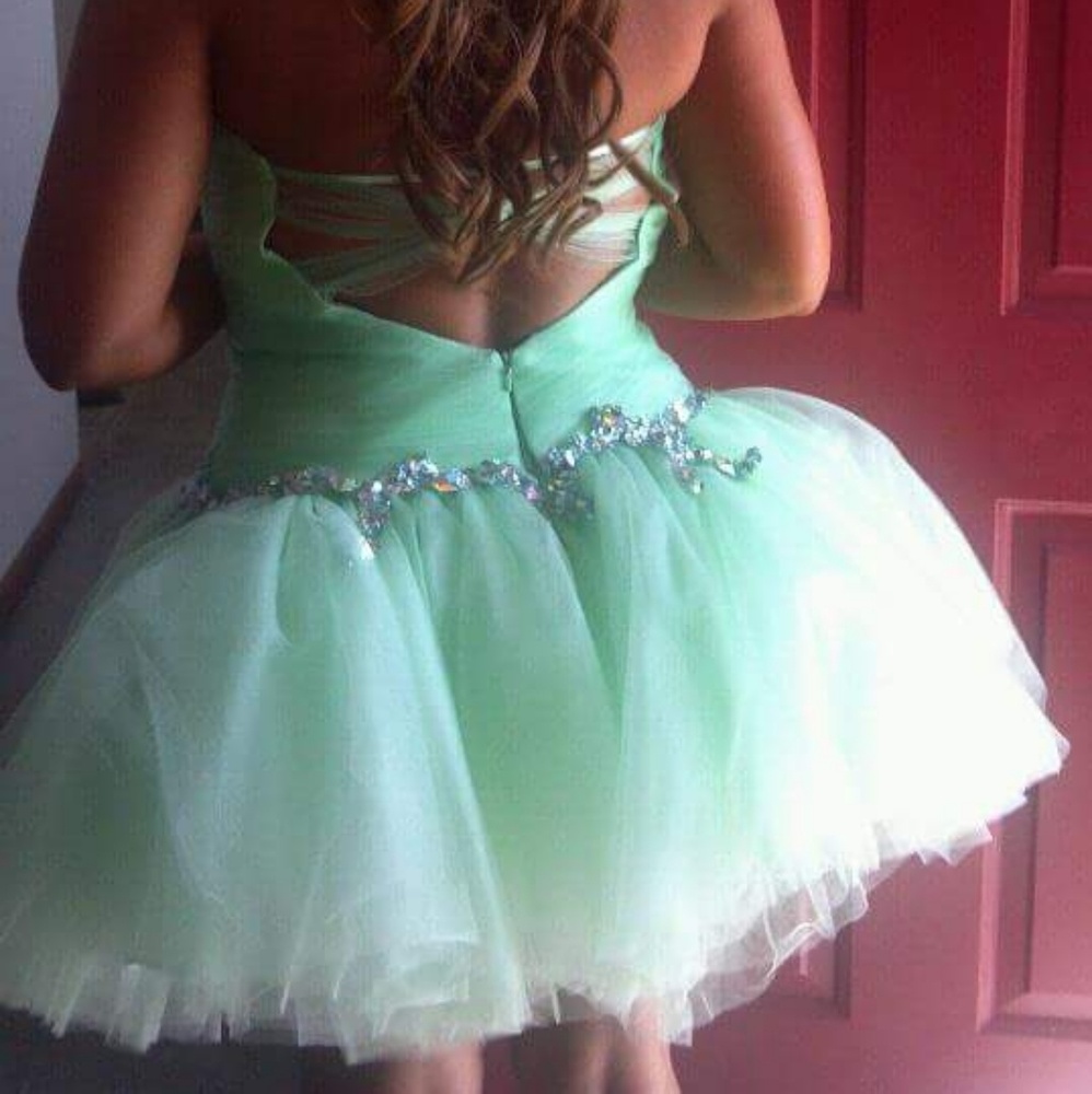 Homecoming dress - Picture 2 of 2
